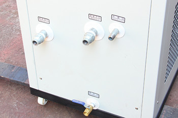 為什么有些用戶使用工業(yè)冷水機(jī)時(shí)很費(fèi)電？
